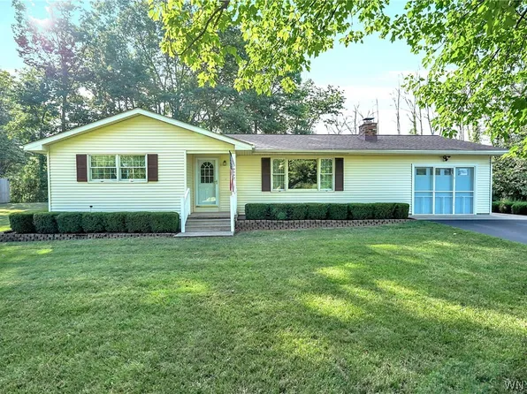 3182 N Gravel Rd, Medina, NY 14103