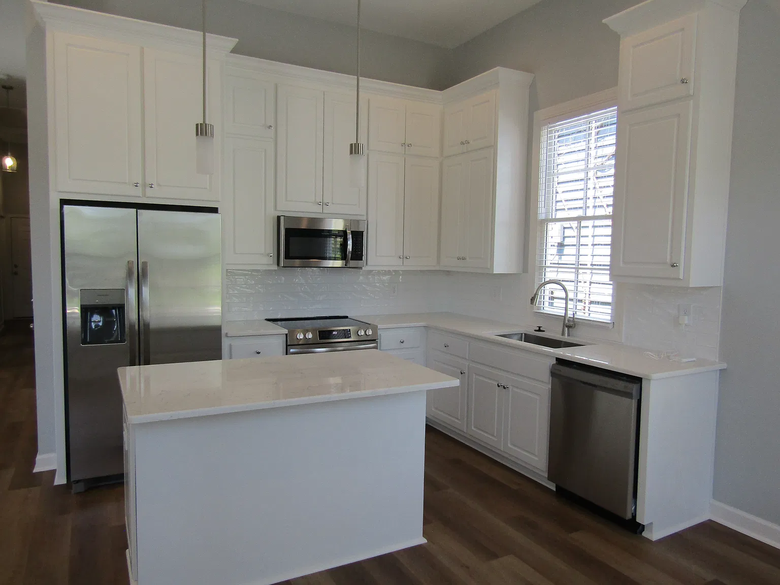 2 bed, 1000 sqft, $1,600 — Photo 4