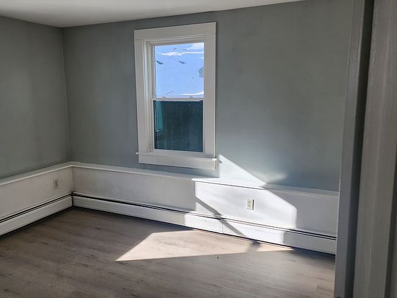 4th image of 100 1/2 Main St #20