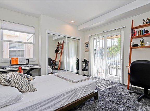 5th image of 1525 Artesia Blvd Unit A