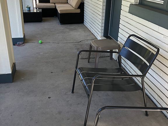 3rd image of 648 E Wilson Ave