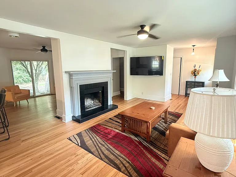 1302 E Wright Rd — Photo 8