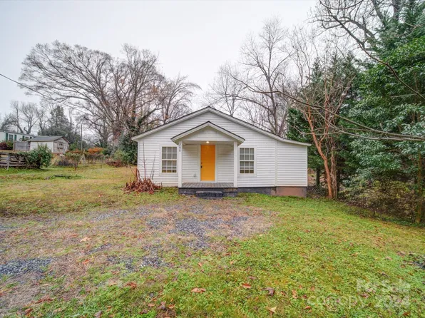 208 Oakland Dr, Lowell, NC 28098