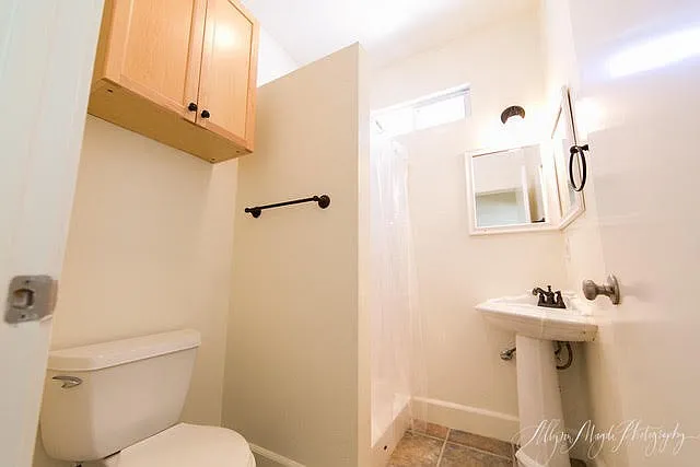 1430 Pine St — Photo 16