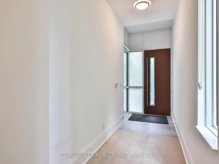 101 Erskine Ave #Townhouse 10 — Photo 4