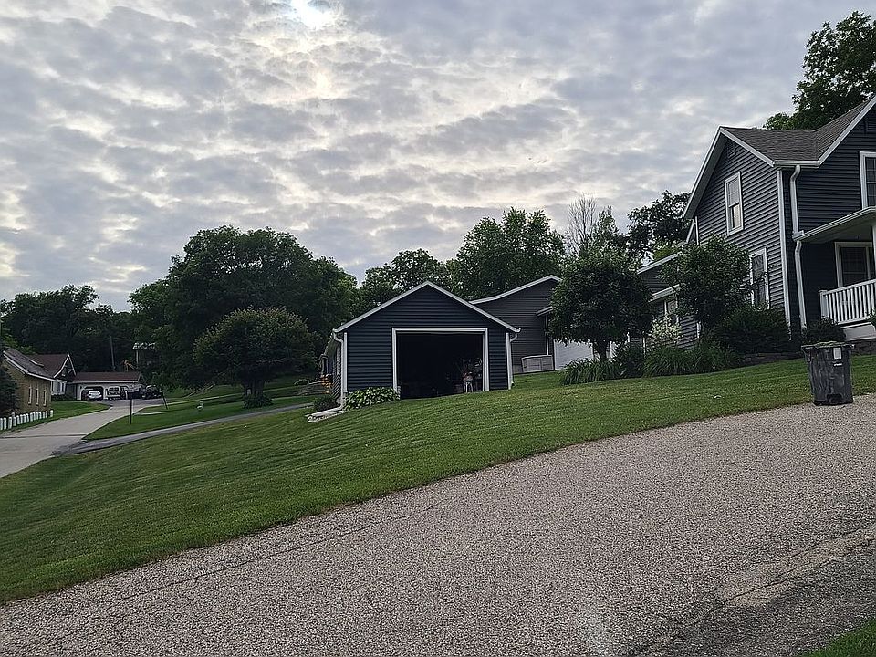 304 3rd St NW, Fort Atkinson, IA 52144 Zillow