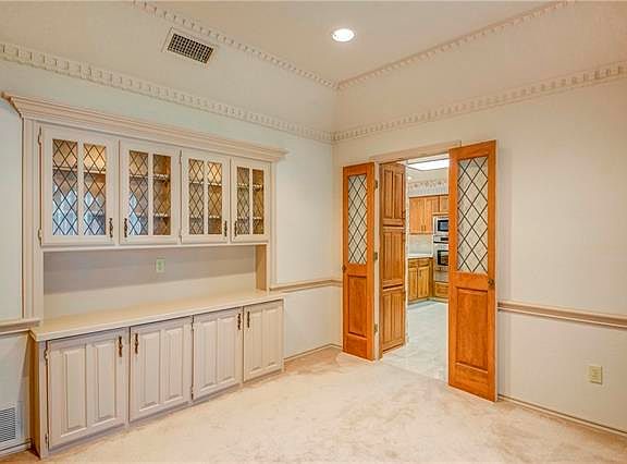 3rd image of 6612 Pleasant Ridge Dr