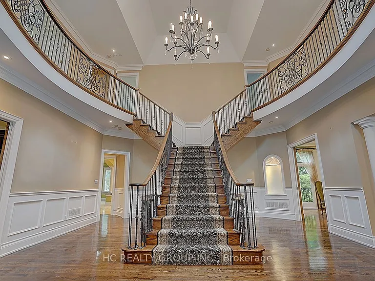 193 The Bridle Path — Photo 5