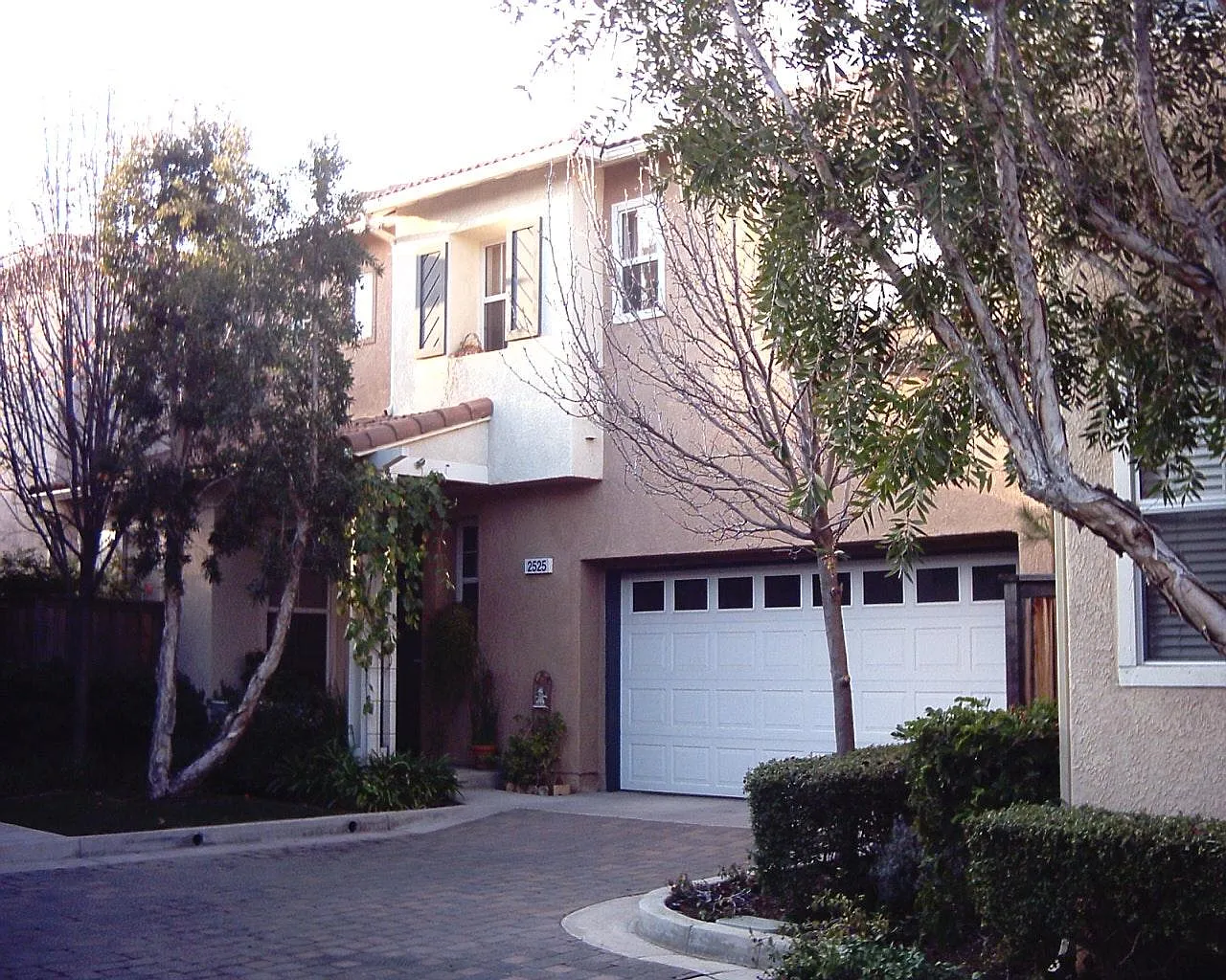 3 bed, 2.5 bath, 1914 sqft, $4,200 — Photo 1