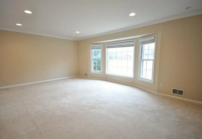 4060 Summit Dr — Photo 9