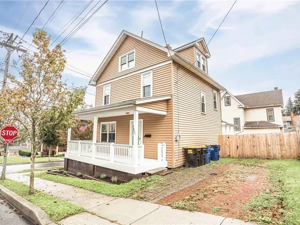 221 S Julian St, Ebensburg, PA 15931