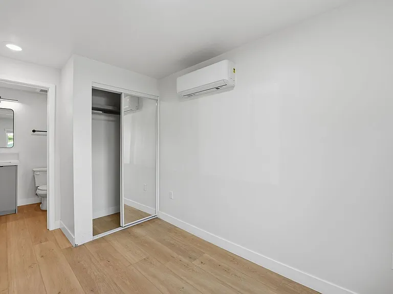 2735 Broadway #5 — Photo 12