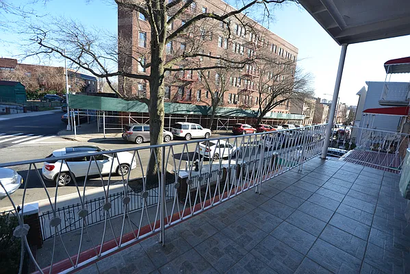 Rented by Corcoran | media 18