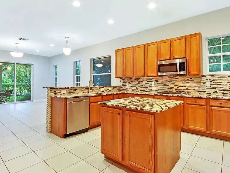 1904 Flower Dr — Photo 12