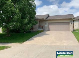 8030 Arrow Ridge Rd, Lincoln, NE 68506