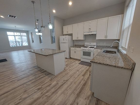 2nd image of 2853 W Washington Blvd