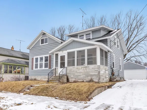 846 W 10th Ave, Oshkosh, WI 54902