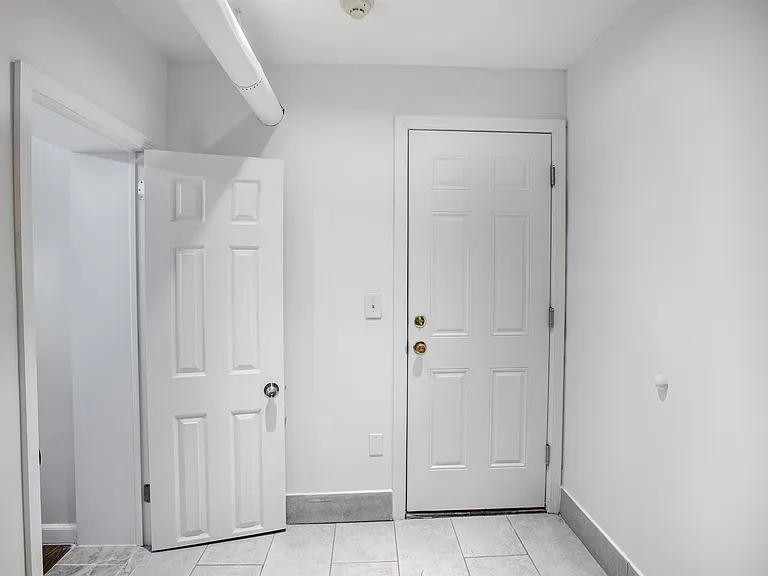 7812 Hudson Ave #1-B — Photo 21