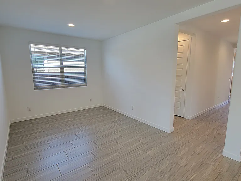 9125 W Montecito Ave — Photo 11