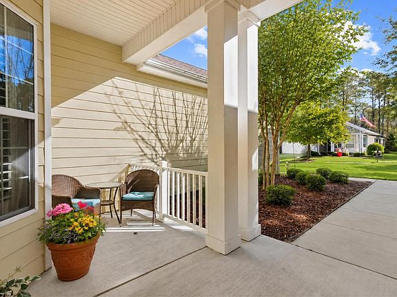 3rd image of 135 Sugar Loaf Ln. Corner Lot