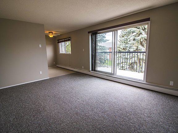 4th image of 10211 106th Ave #302
