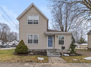 75 Nash St, Sparta, MI 49345