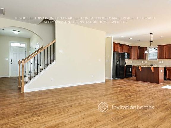 3rd image of 213 Verrazano Pl