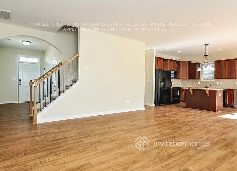 213 Verrazano Pl — Photo 3