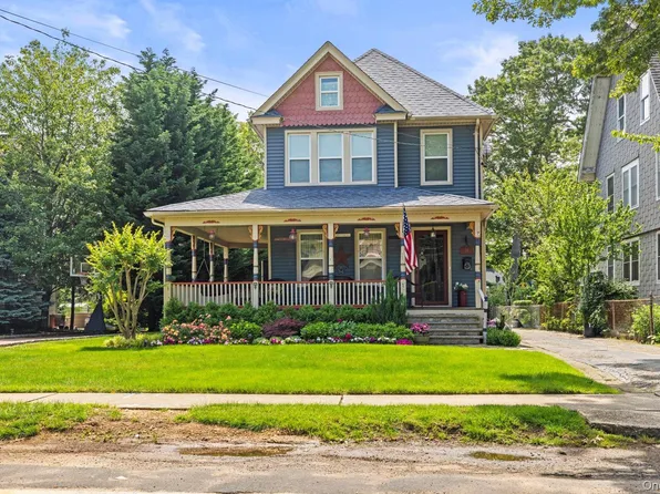 24 Grant Avenue, East Rockaway, NY 11518