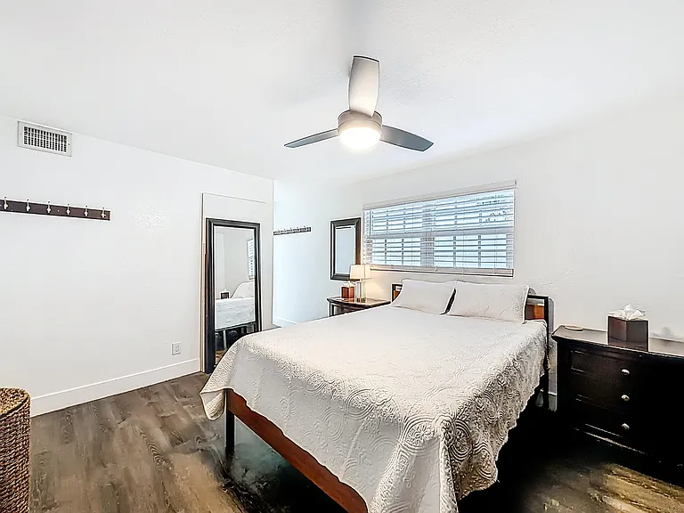 305 SE 11th Ave #D — Photo 14