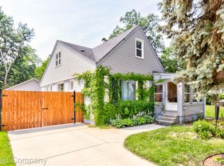 131 W Granet Ave, Hazel Park, MI 48030