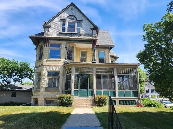 251 E Racine St, 251 E Racine St #2, Jefferson, WI 53549