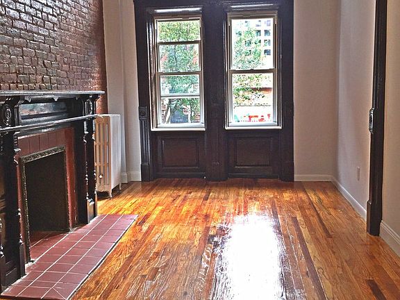 2nd image of 213 W 121st St
