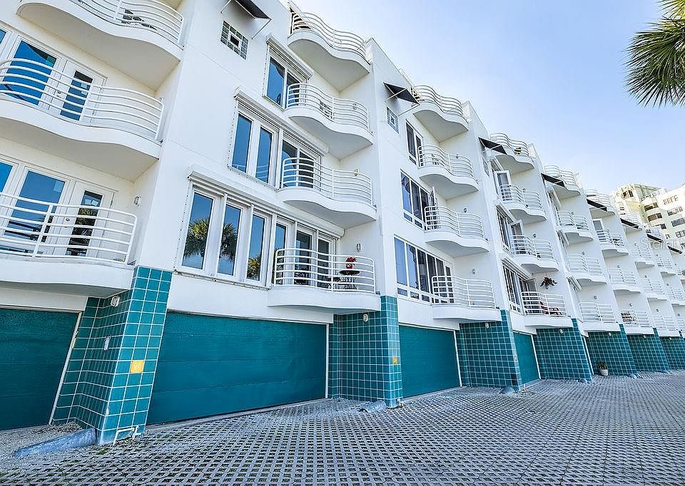 1st image of 4950 Bayshore Blvd APT 19