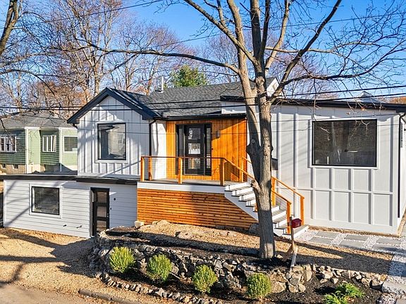 3rd image of 1 Knollwood Rd