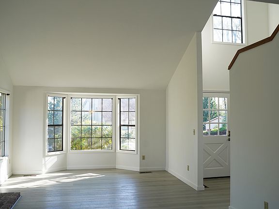 3rd image of 4219 212th Ave NE