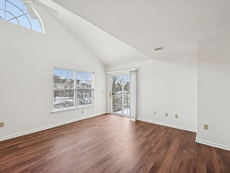 Spring Creek Apartments — Photo 60