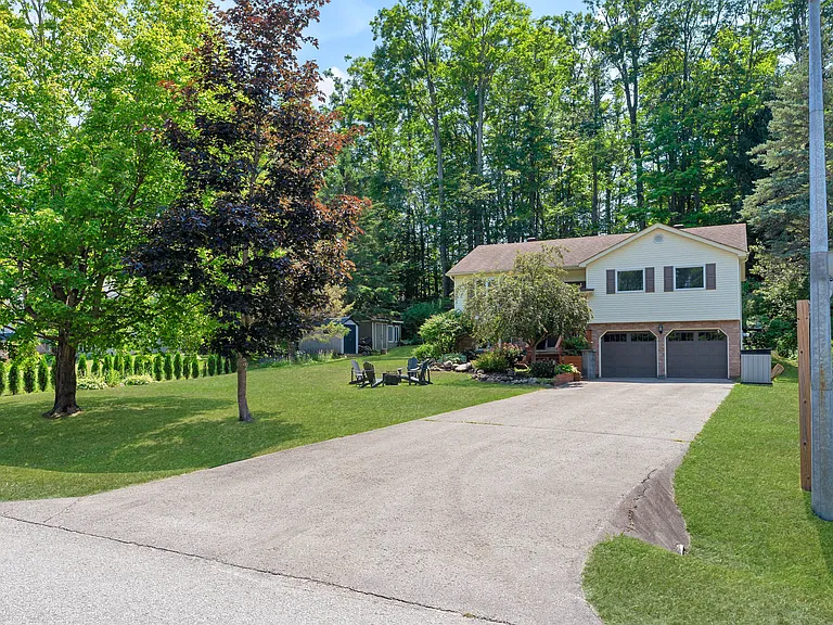 15 Sugarbush Rd — Photo 2