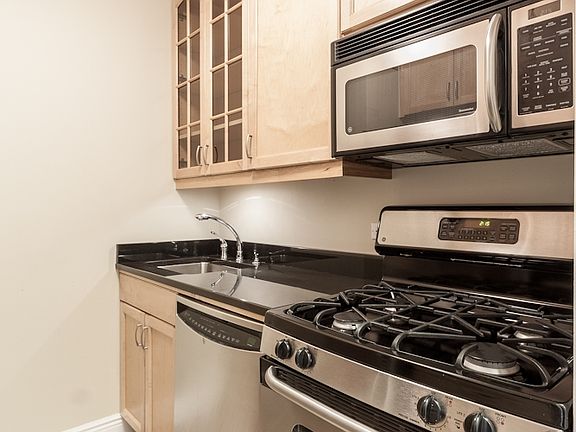5th image of 30 W 63rd St APT 12W