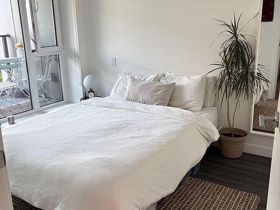 5th image of 212 E 28th Ave #203