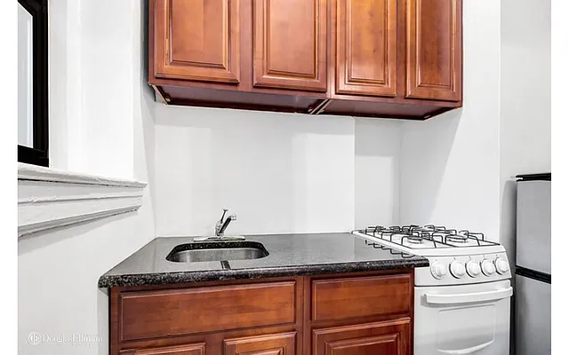 Rented by Douglas Elliman | media 8