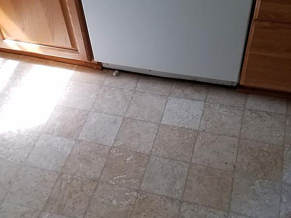 5th image of 222 Boulevard St
