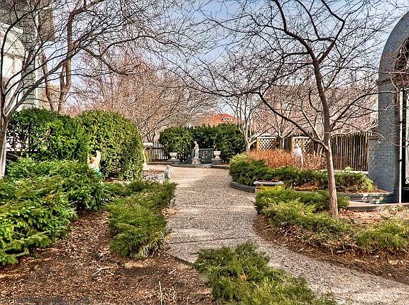 4th image of 102 N 52nd St