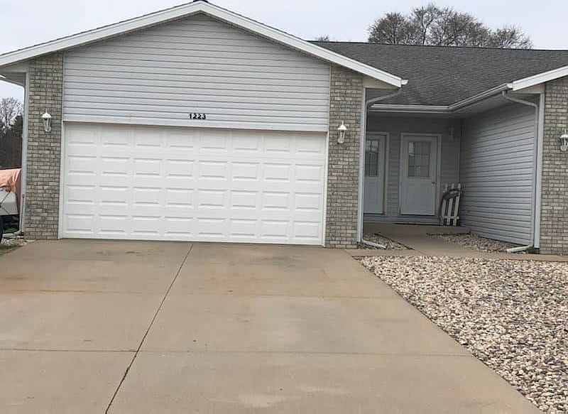 1st image of 1221/1223 Rogers Dr