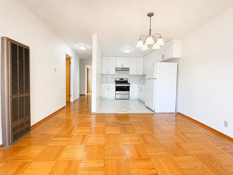 2421 Judah St #2 — Photo 5