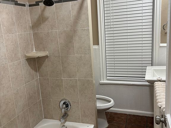 4th image of 1806 N West St APT 2
