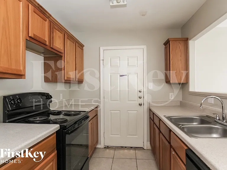 2935 La Estancia Ln — Photo 6