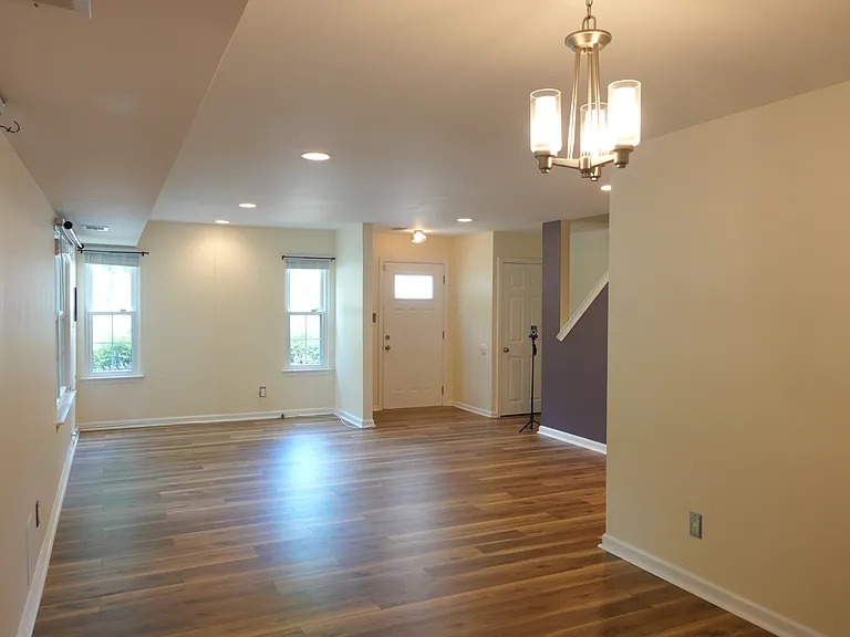 3001 N Dale Ct — Photo 4