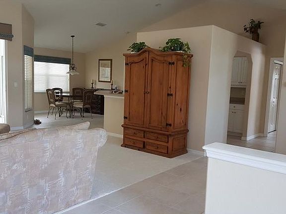 3rd image of 2389 Sonoma Dr W