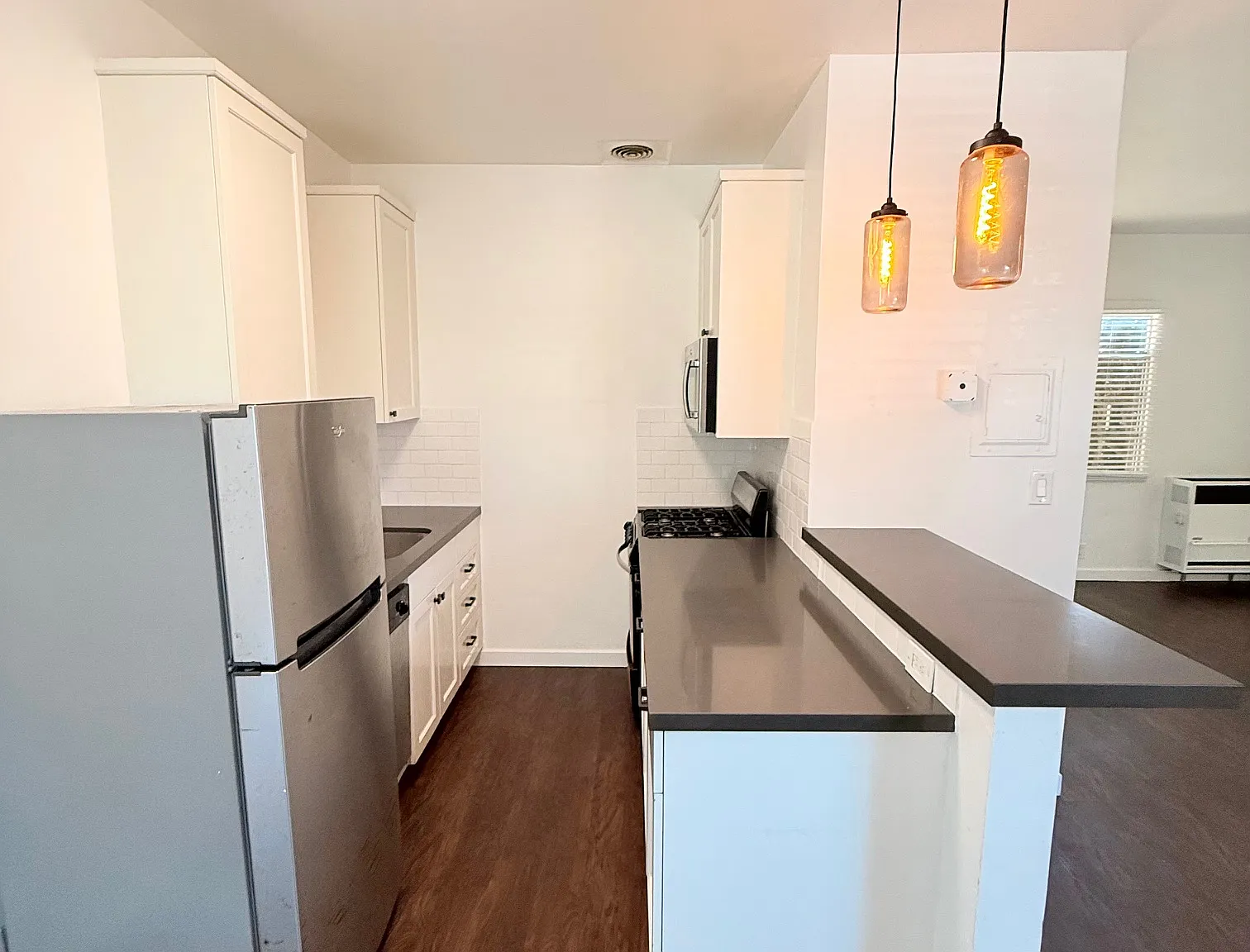 Studio, $2,550 — Photo 2